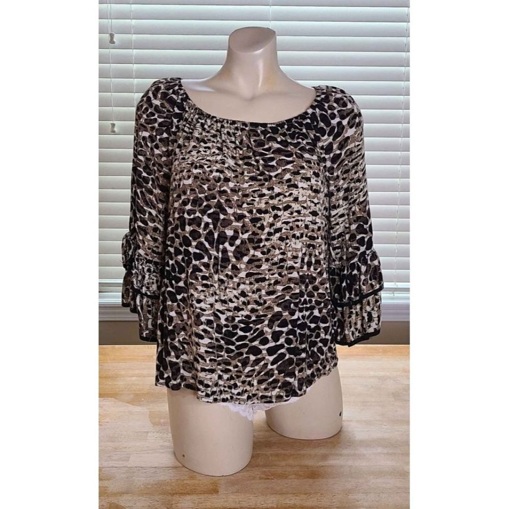 Size Medium Unique Spectrum Printed Top